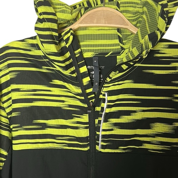 Brooks nightlife running jacket,men S. Packable utility,windbreaker,sporty EC - Picture 5 of 14